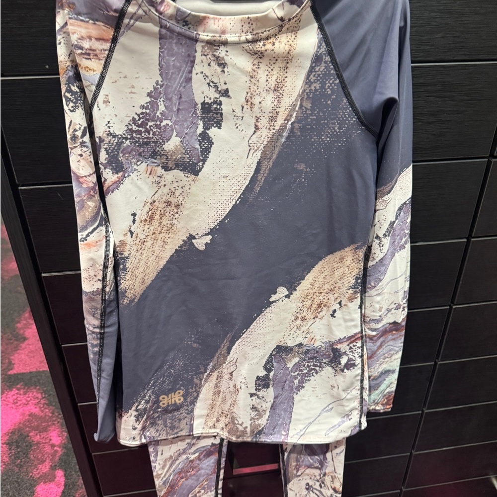 Abstract Print Activewear Set in Gray and Cream